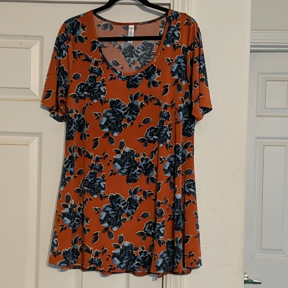 LulaRoe Perfect T